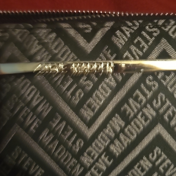 Steve Madden Black and Gray Wristlet - Picture 3 of 5